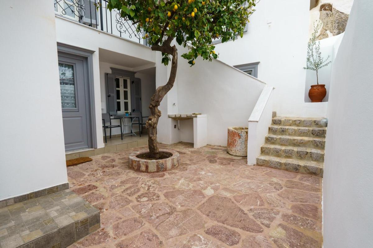 Apartment Lemon Tree - Hydra Dream